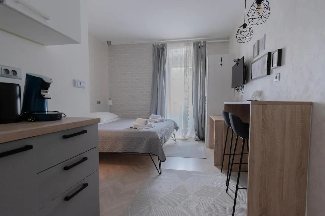 L&B Old Town Studio Apartments Pula